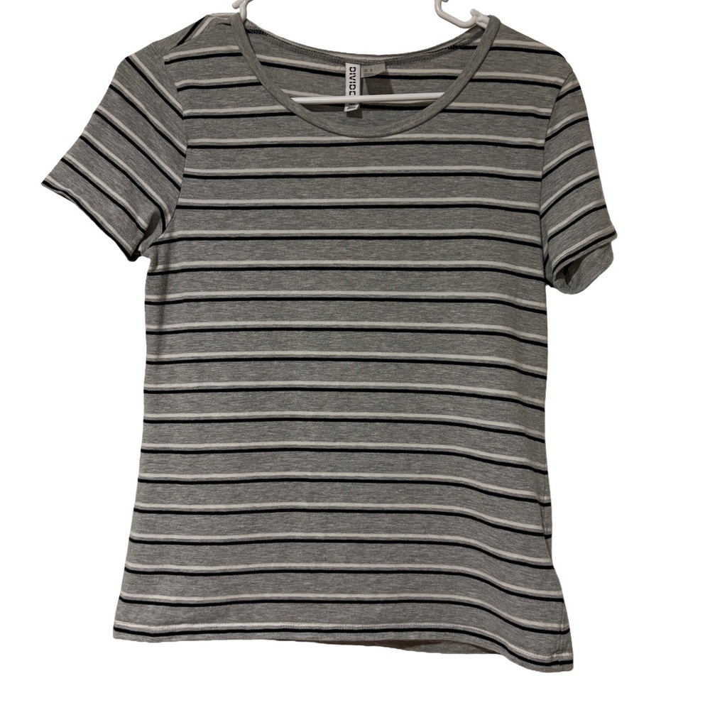 H&M Divided Black and Gray Striped Short Sleeve Tee size M